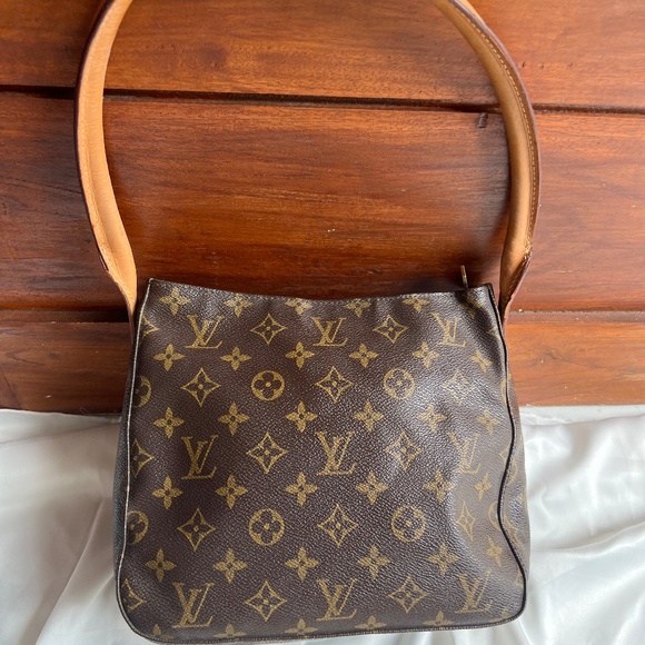 FIRM | Authentic Louis Vuitton Looping MM - FL0092 - Picture 2 of 16
